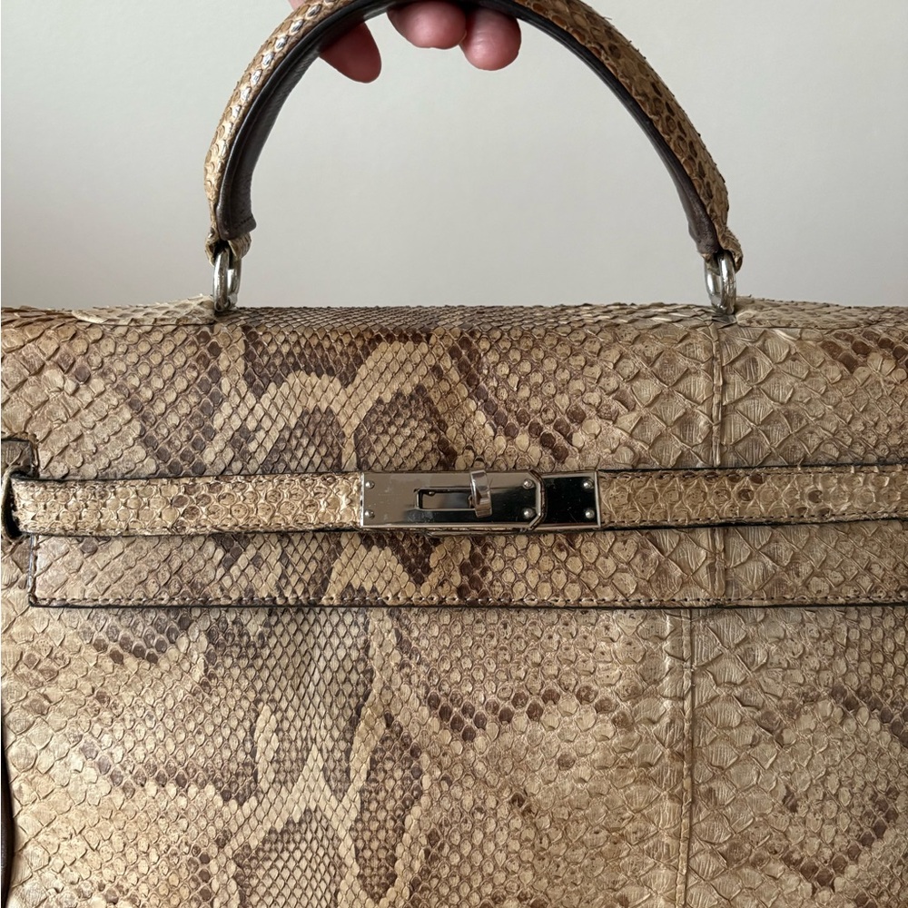 Chic Tan Python/Snakeskin Handbag - image 6